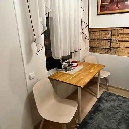 Renthouse Guest Loreen Апартаменты