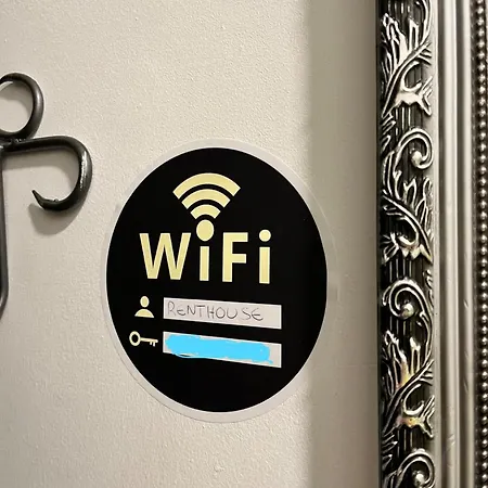 Апартаменты Renthouse Guest Loreen