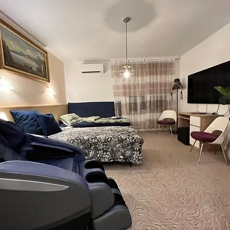 Апартаменты Renthouse Guest Loreen Пайде